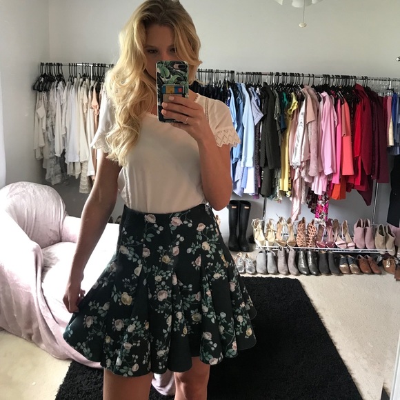 LC Lauren Conrad Runway Floral Skirt in Dark Green - Picture 2 of 6